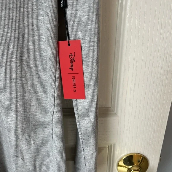 NWT DISNEY MINNIE MOUSE
PAJAMA ROMPER Gray long-sleeve snap button women small - Picture 8 of 10